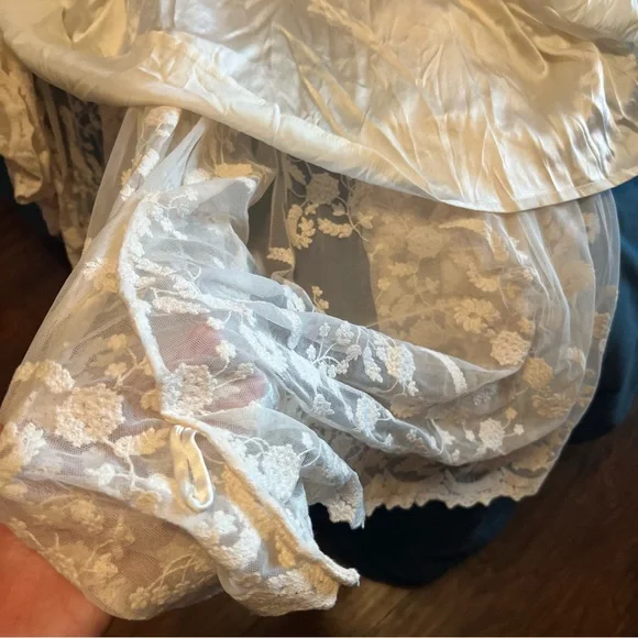 Spell Chloe Gown - Picture 15 of 16